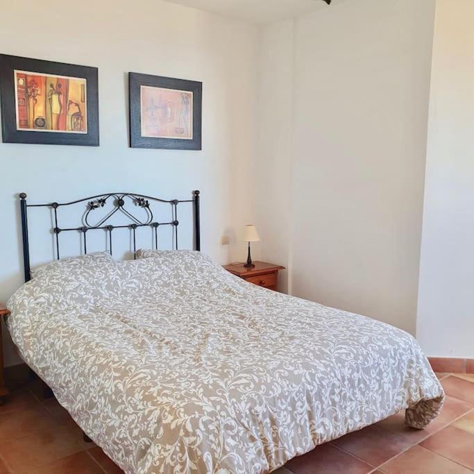 2024 Alquibla Gardens, Terrace & Pool Apartment