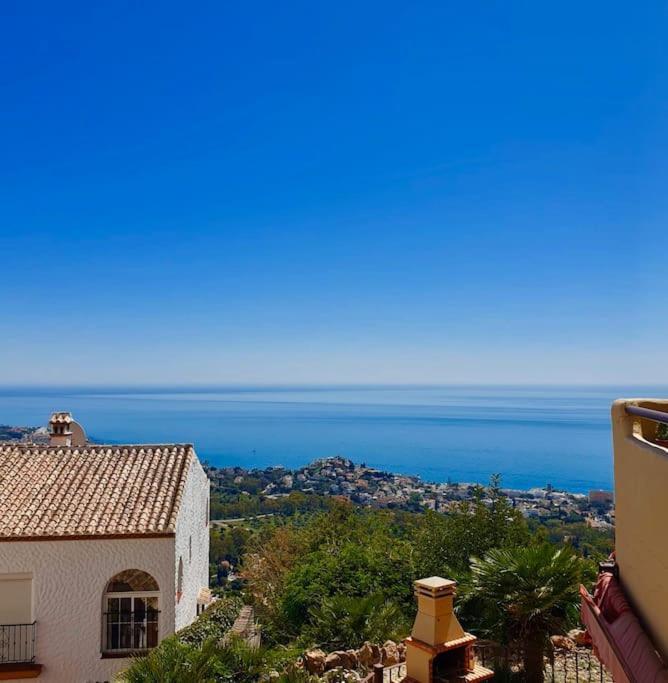 2024 Alquibla Gardens, Terrace & Pool Apartment *